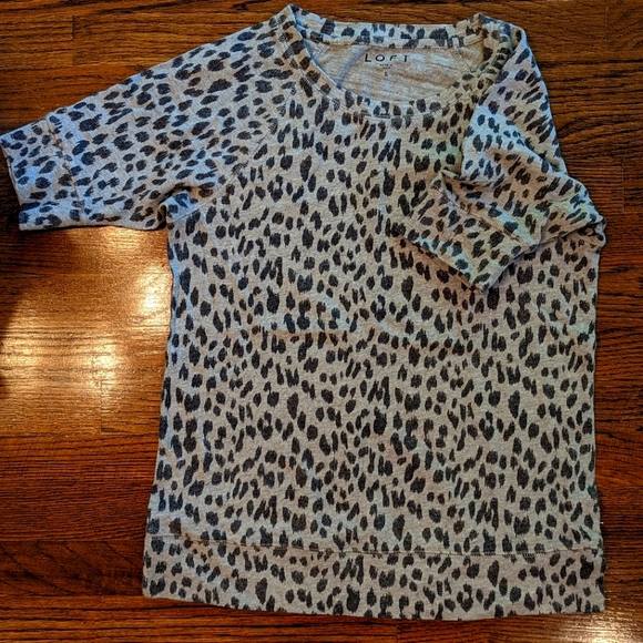 Loft Size S Animal Print Pullover Sweat Shirt - Picture 1 of 1